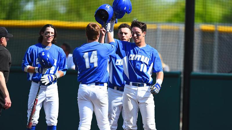 Baseball Sweeps Wagner in Friday Doubleheader
