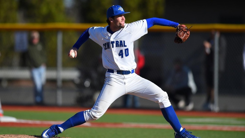 Baseball Shuts Out UMass Lowell, 5-0