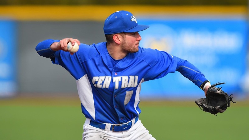 Sacred Heart Tops Baseball 4-3 in 10 Innings on Saturday
