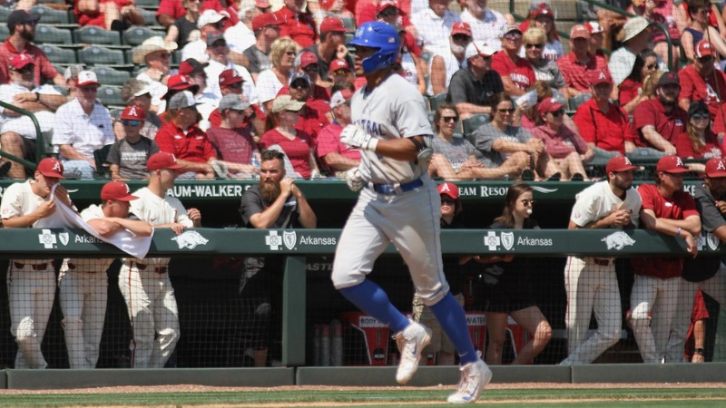 Baseball Falls to Arkansas in NCAA Regional Opener Friday