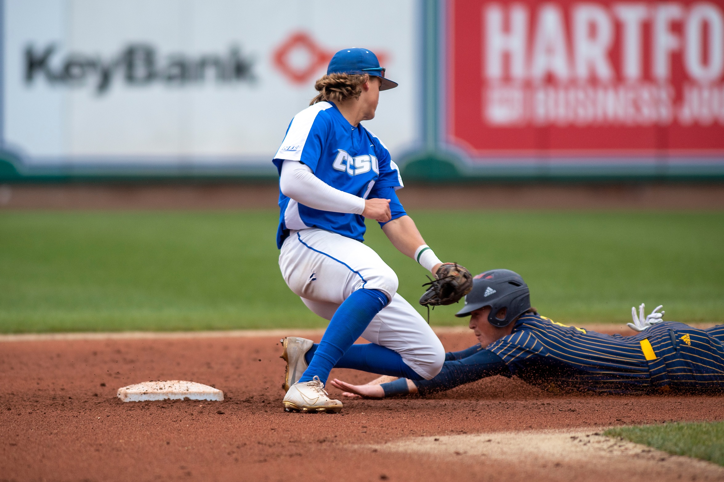 Late Homers Sink Baseball at Bryant on Friday