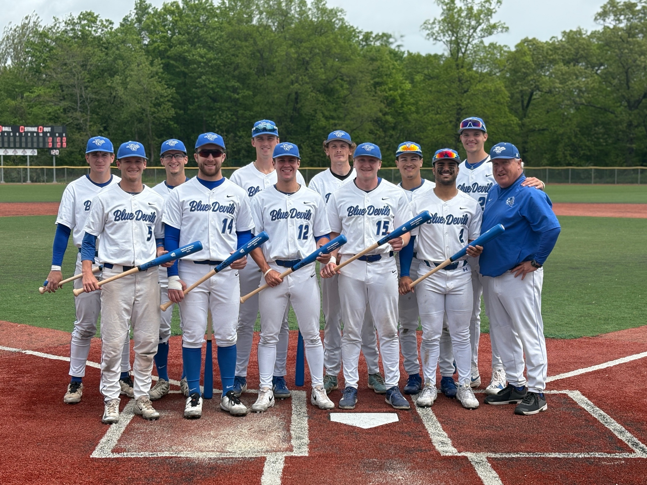Baseball Clinches NEC Tournament Berth; Splits Stonehill Doubleheader