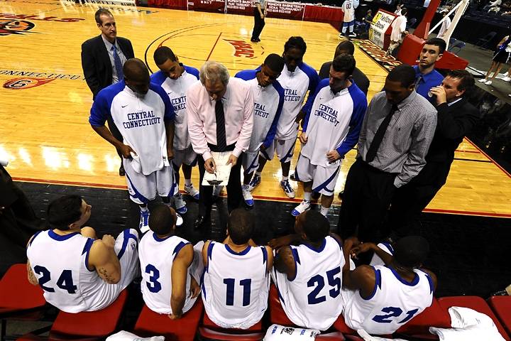 Men's Basketball to Hold Youth Clinic on Saturday Afternoon in Detrick Gym
