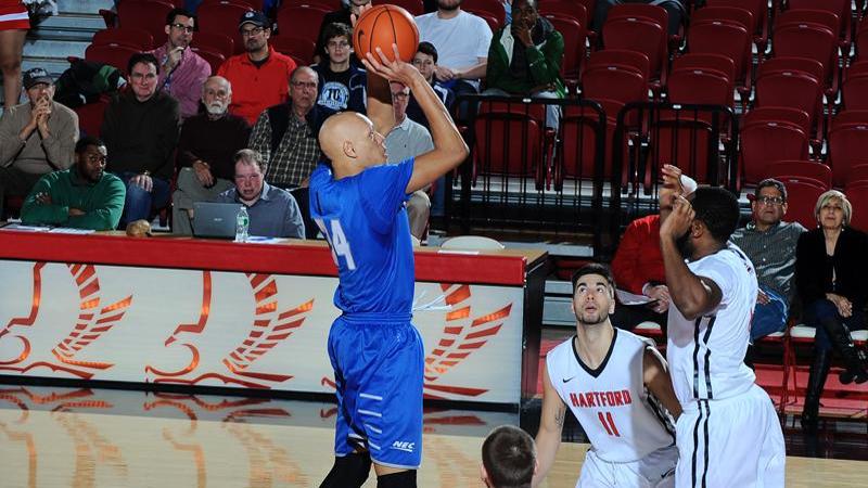 Men's Hoop Wins Second Straight, Tops UMBC