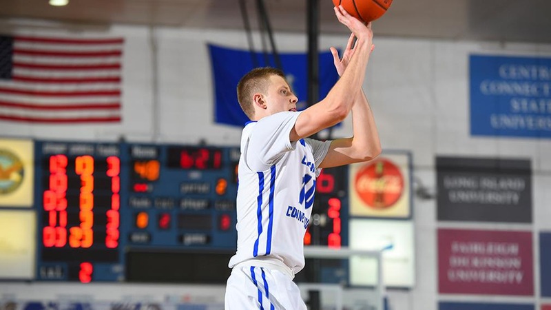 Men's Basketball Faces ECU in Showcase on the Banks on Friday