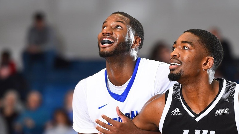 Men's Basketball Fends Off LIU Brooklyn, 72-63