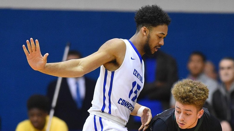 Men's Basketball Falls at Sacred Heart Saturday