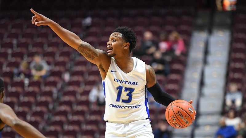 Men's Basketball Falls to Vermont on Saturday at Tip-Off Tournament