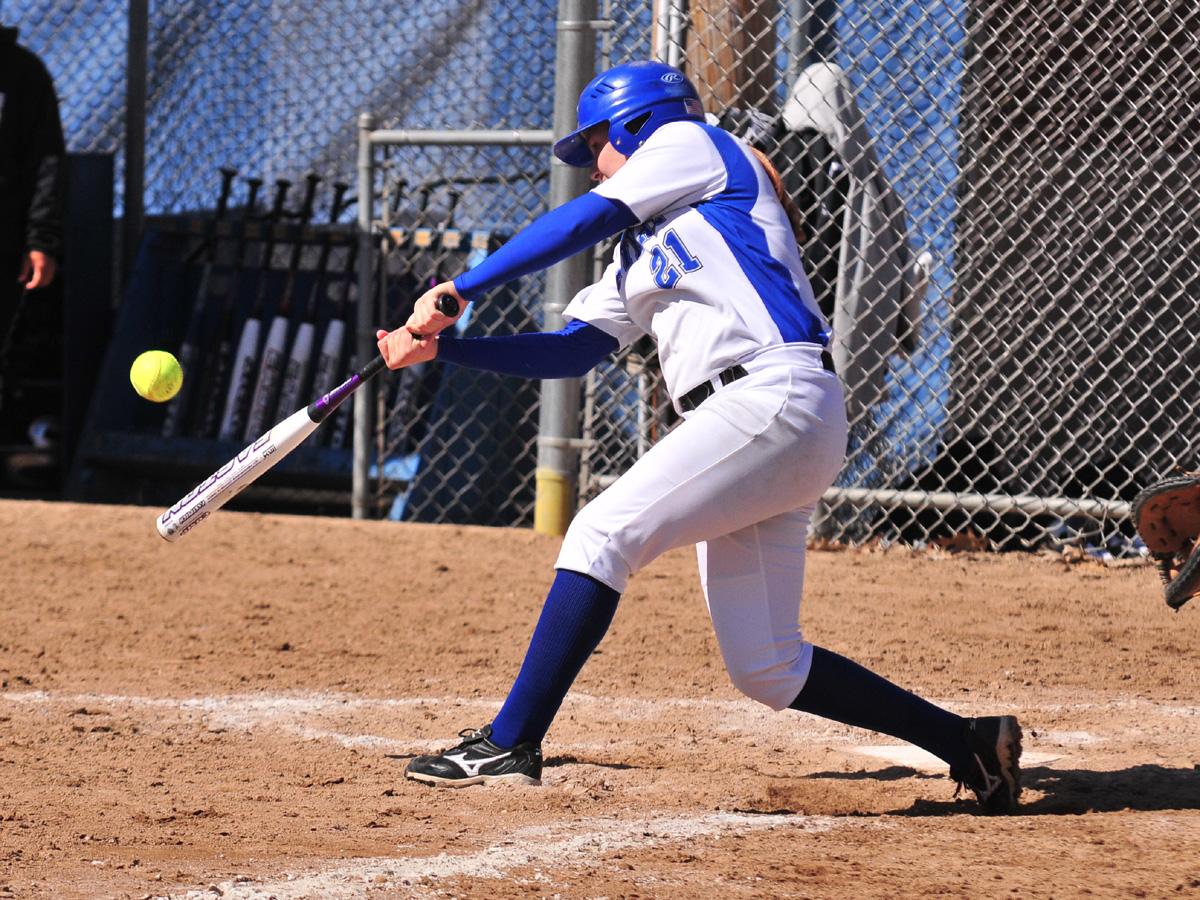Softball Drops Doubleheader at Seton Hall