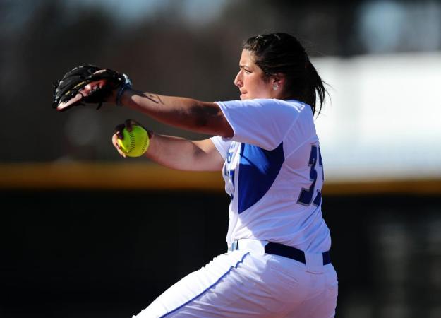 Softball Splits Doubleheader with QU