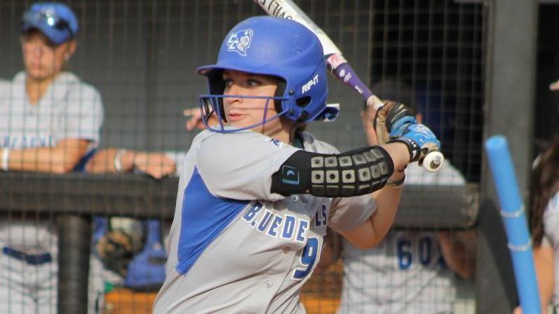 Softball Splits Doubleheader in Season Finale at SFU Thursday