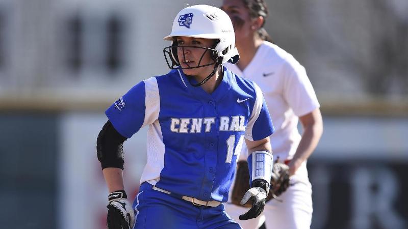Softball Splits NEC Doubleheader at Fairleigh Dickinson on Saturday