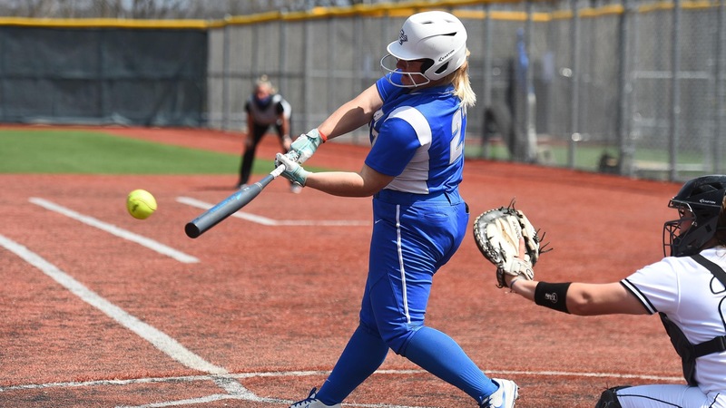 Softball Completes Four-Game Sweep Over Sacred Heart
