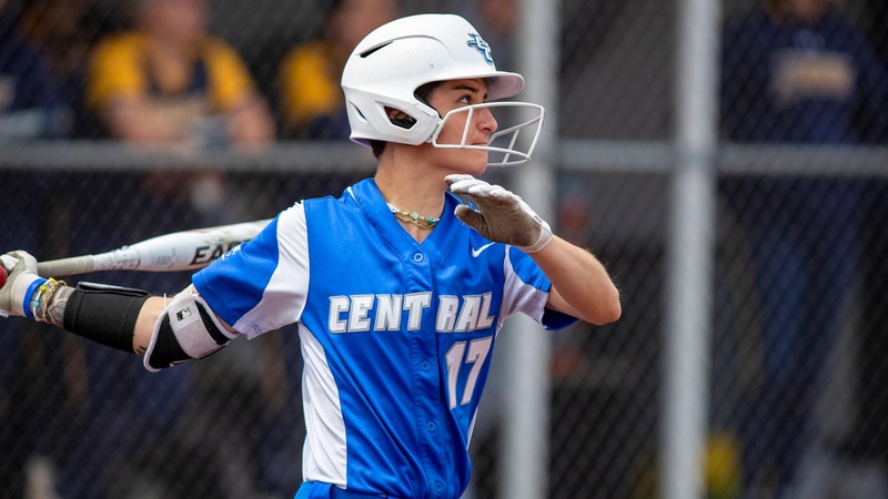 Softball Splits Double Header Against Manhattan