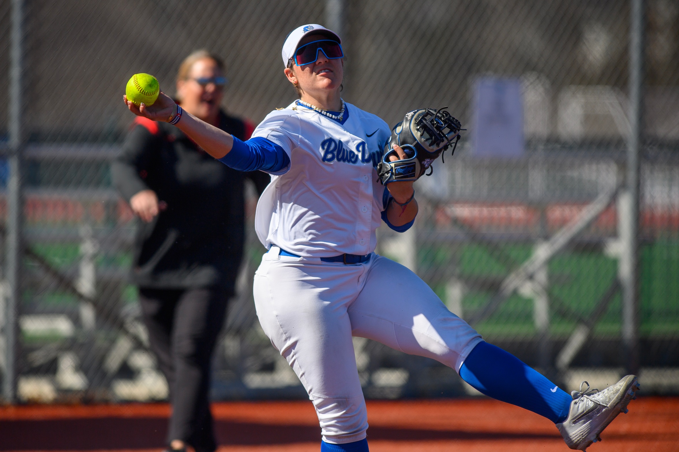 Softball Earns Doubleheader Split Versus Siena