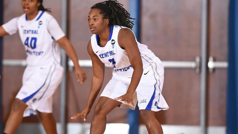 Women's Basketball Edges Robert Morris Monday Night