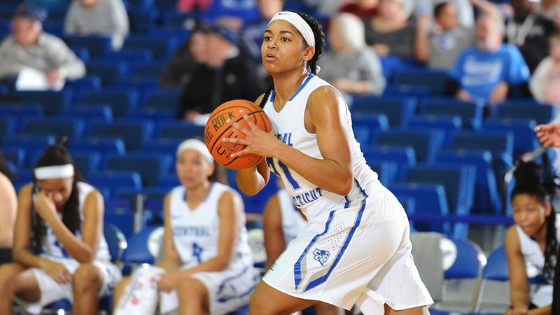 Women's Basketball's Fourth Quarter Surge Falls Just Short of Bryant, 70-64, Monday