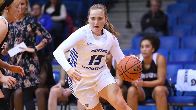 Fourth Quarter Run Sends Owls Past Blue Devils 72-54