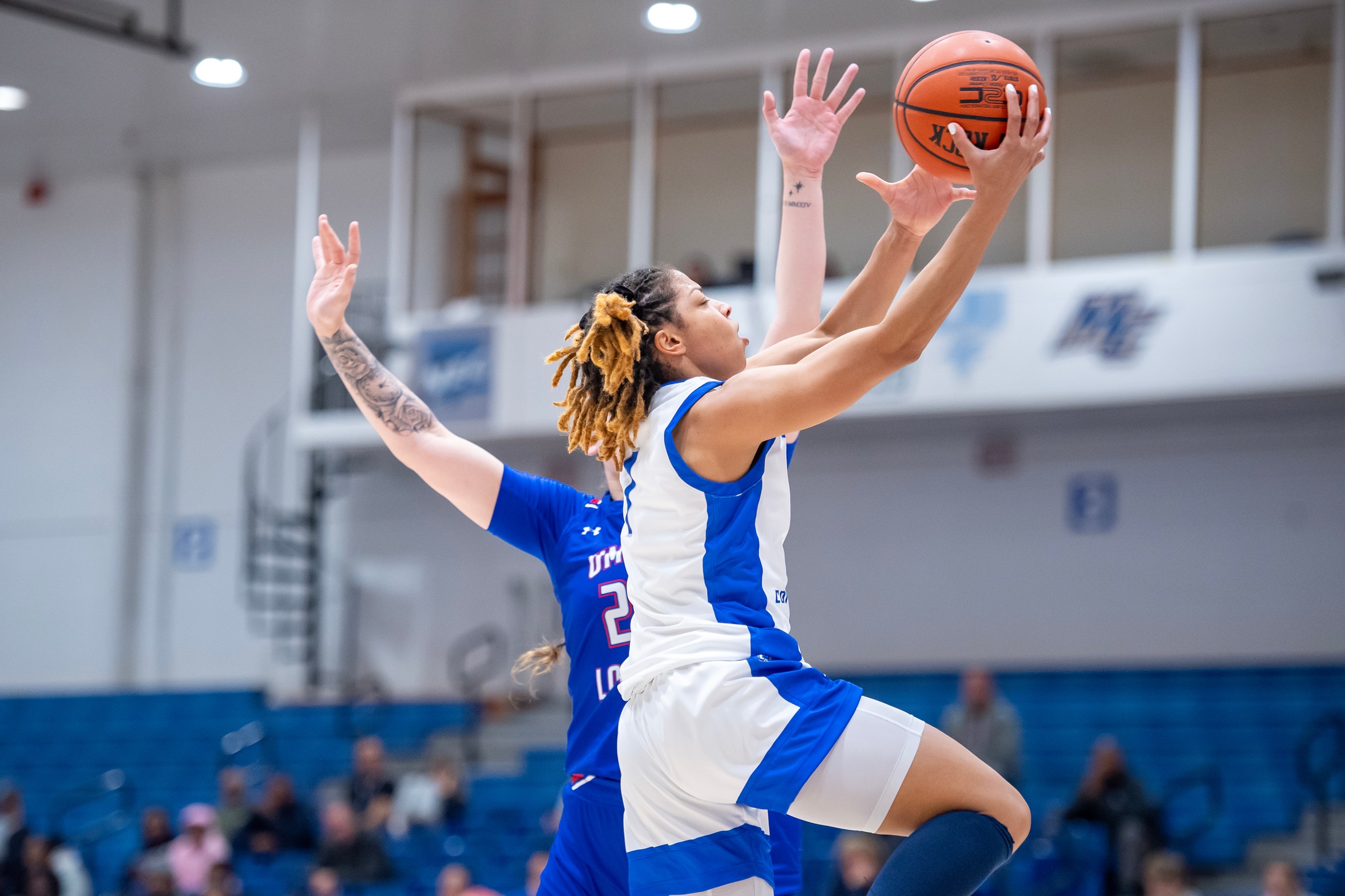 Women's Basketball Falls to Unbeaten Le Moyne Friday Night