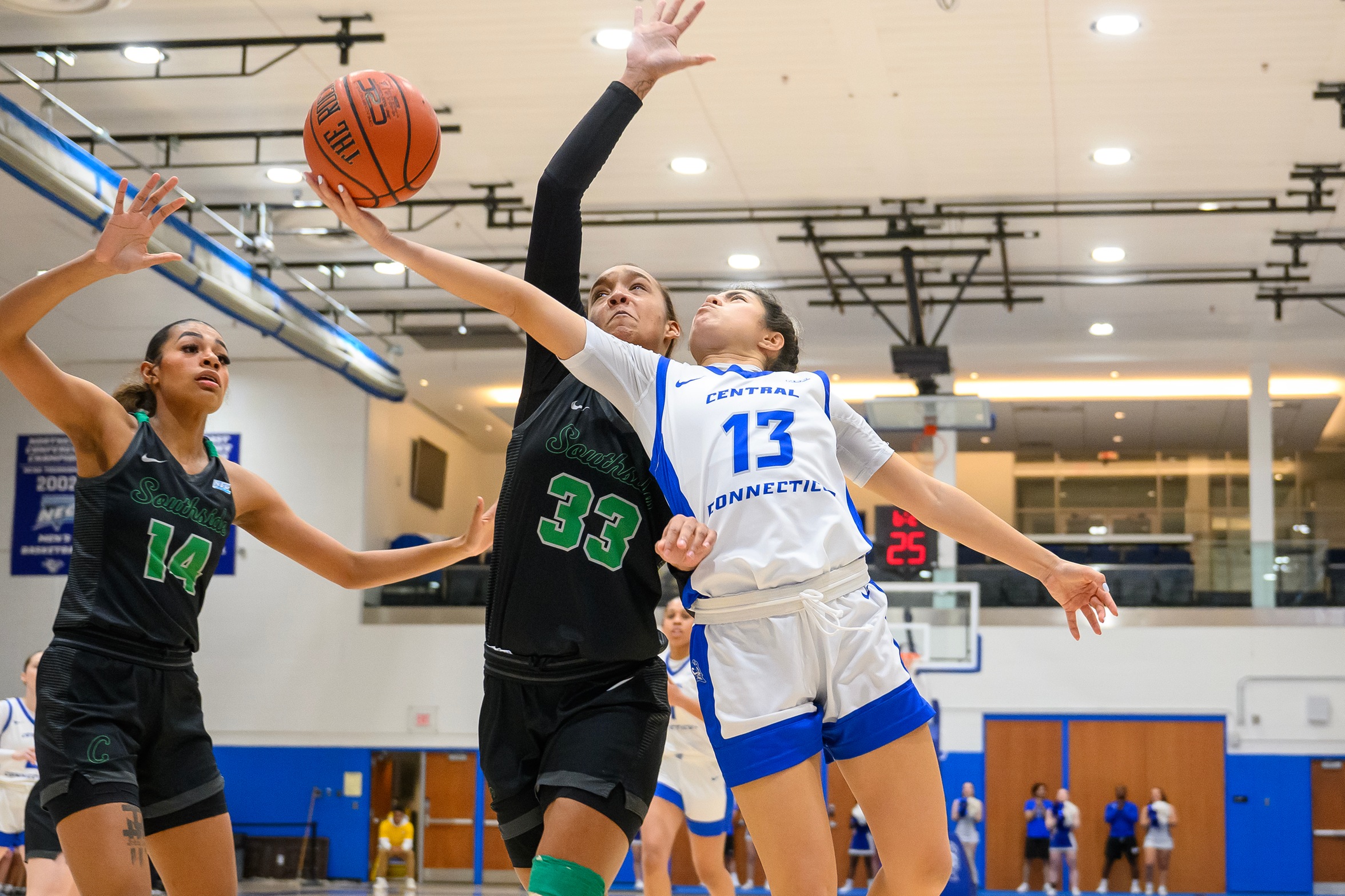 Blue Devils Look To Continue Their Winning Ways At LeMoyne On Thursday