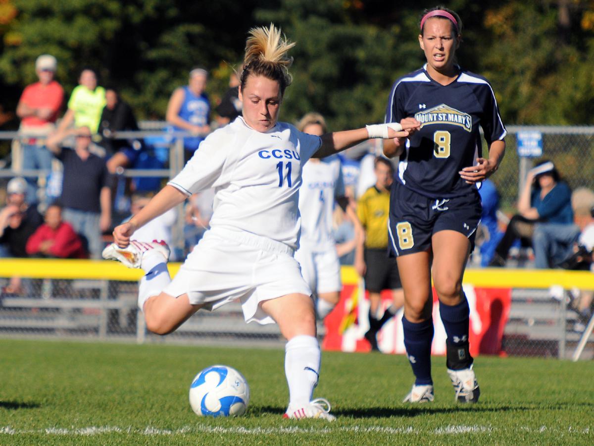 Women's Soccer Opens 2009 Season with 1-0 Win Over Siena