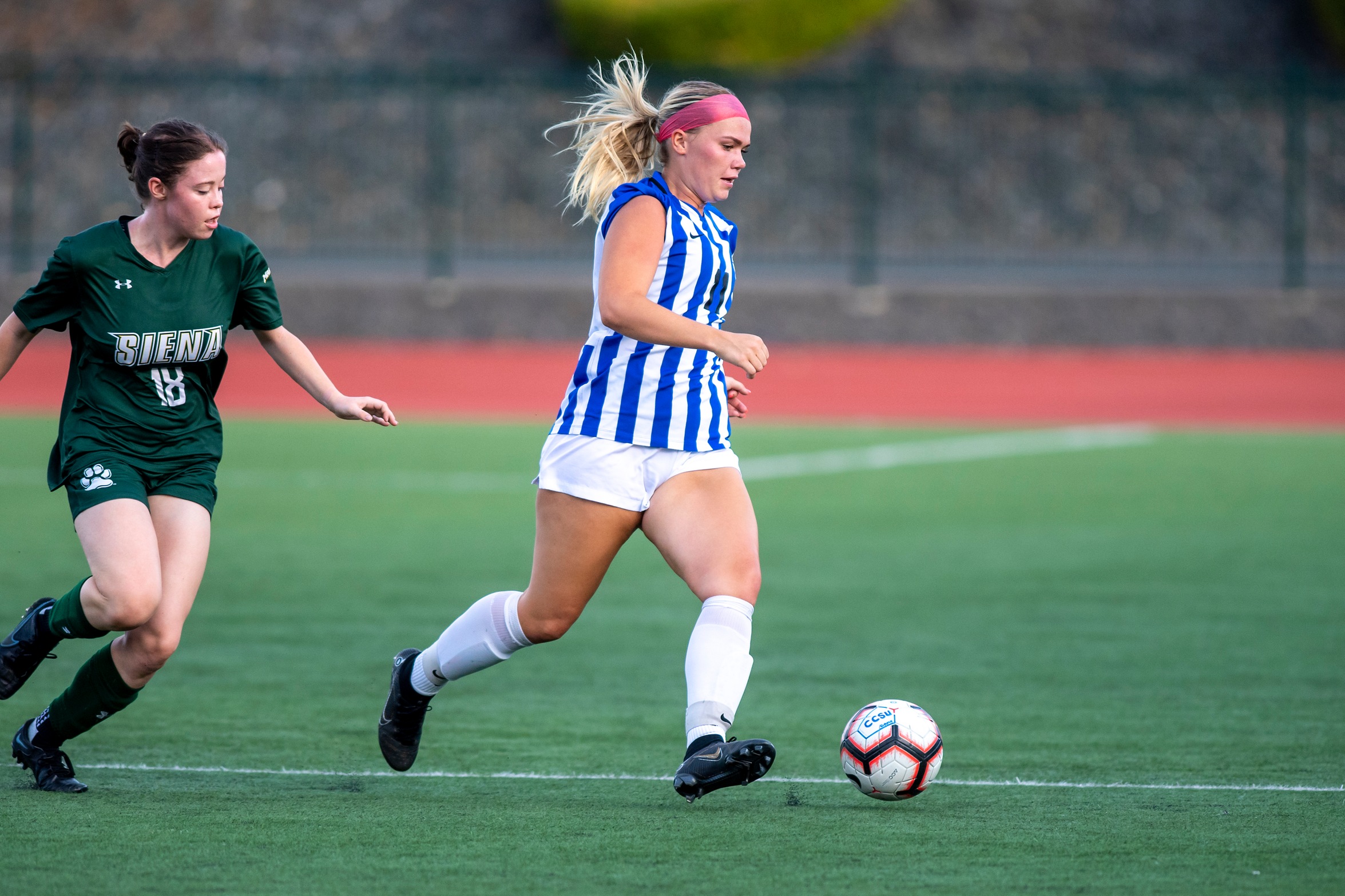 Women's Soccer Drops Road Match to St. John's