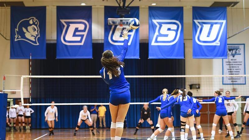 Volleyball Falls at Sacred Heart, 3-1, on Saturday