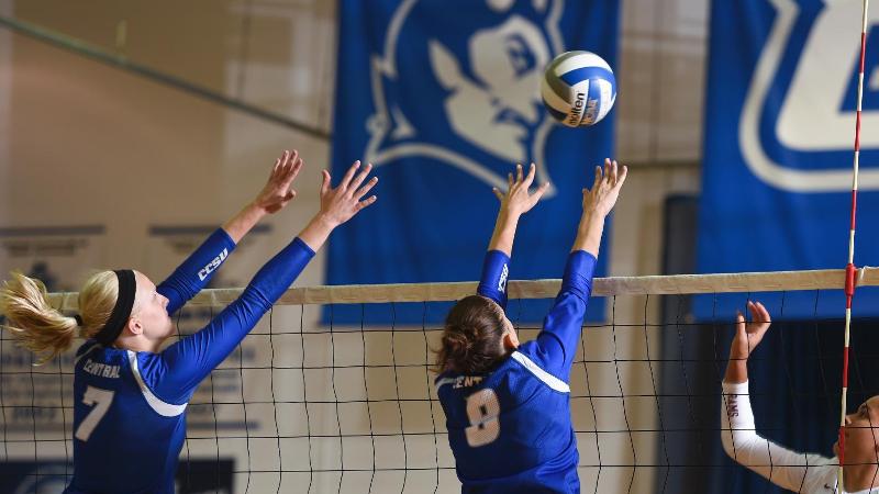 Volleyball Stays Unbeaten in NEC Play, Downs FDU, 3-1