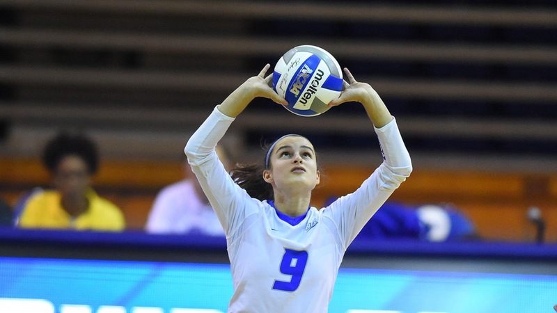 Volleyball Falls to Harvard in Five on Friday