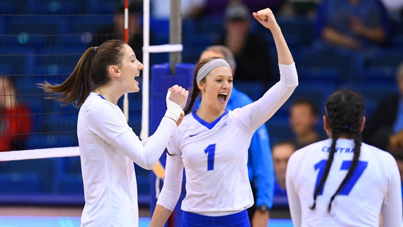 Volleyball Sweeps FDU on Friday