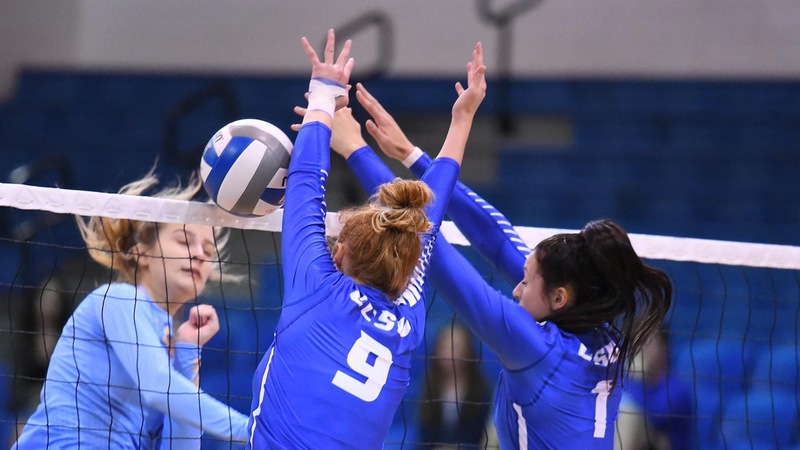 Volleyball Falls in Five to LIU in NEC Opener